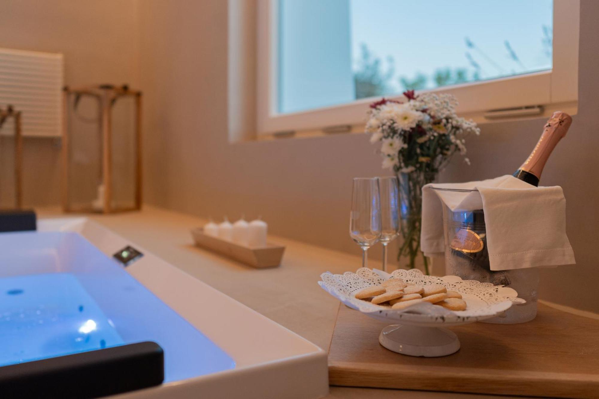 Essenza Relais Contemporaneo Bed & Breakfast Cisternino Ngoại thất bức ảnh