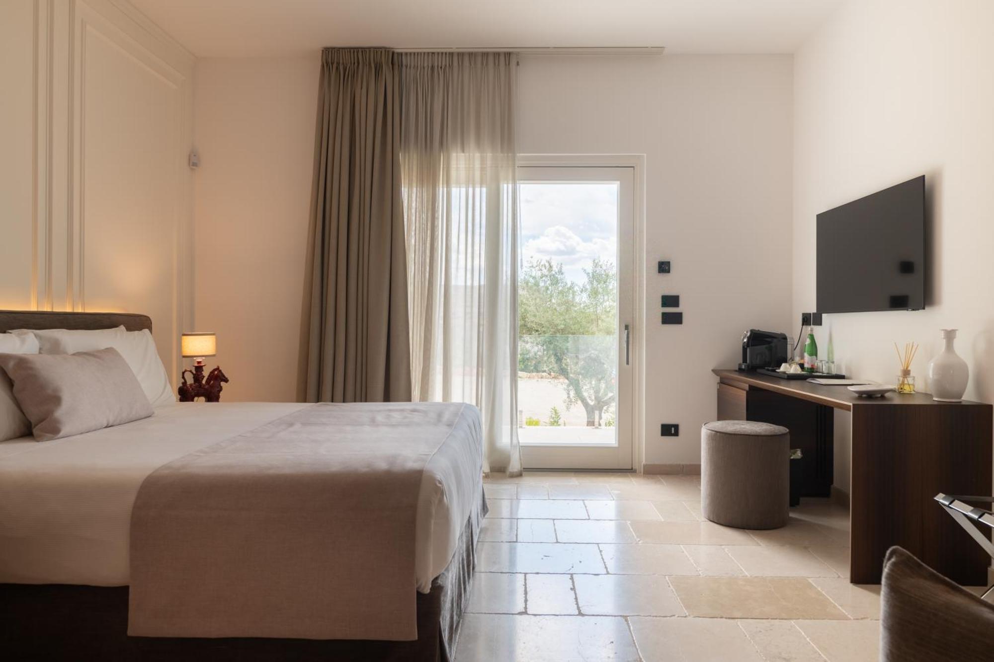 Essenza Relais Contemporaneo Bed & Breakfast Cisternino Ngoại thất bức ảnh