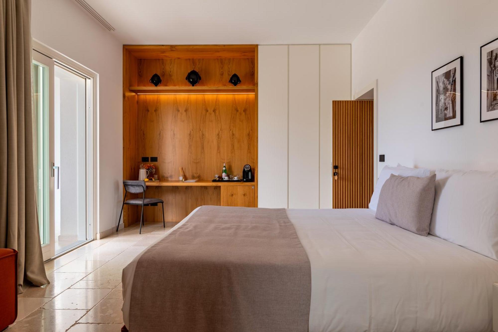 Essenza Relais Contemporaneo Bed & Breakfast Cisternino Ngoại thất bức ảnh